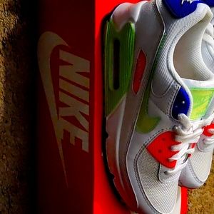 Nike Air Max 90 Size 5.5.